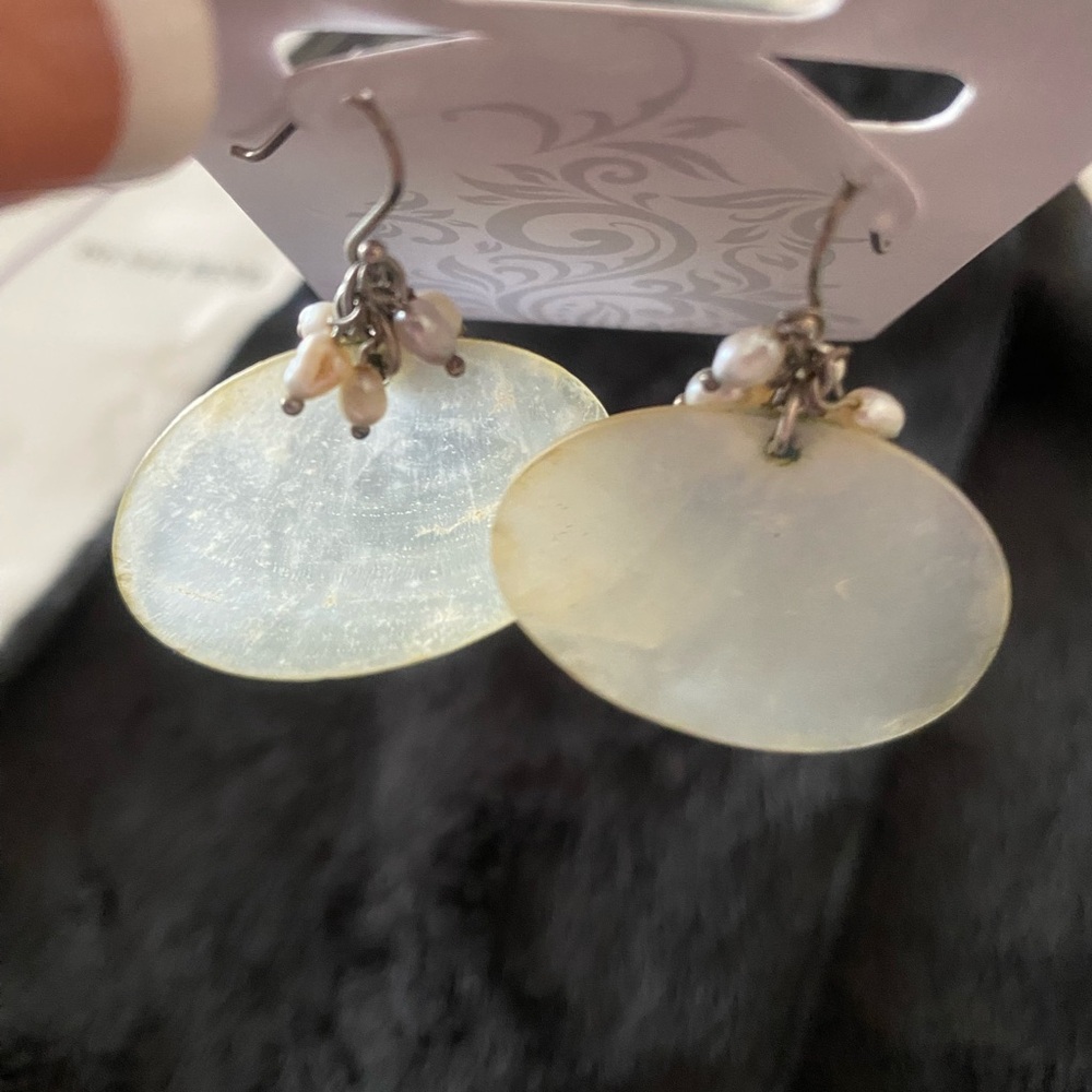 Large Shell Dangle Earrings - Picture 5 of 9